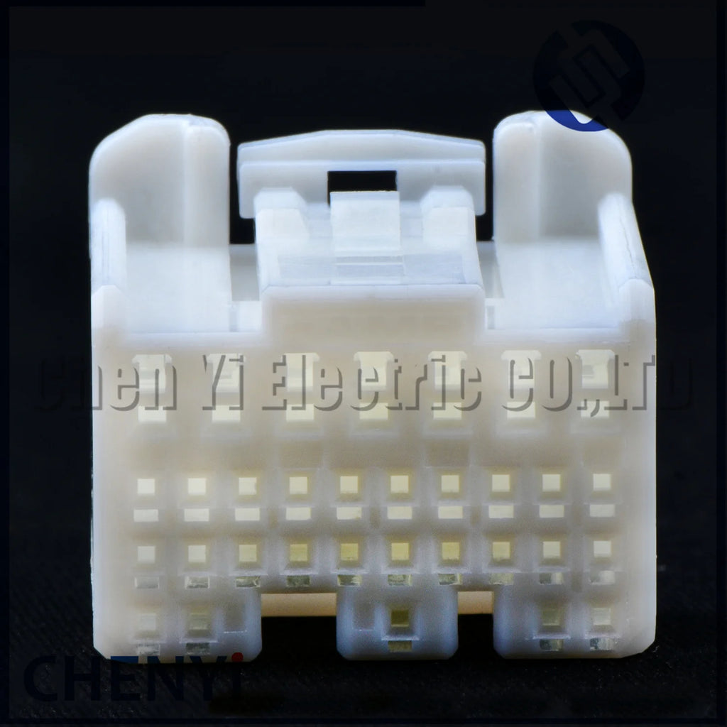 32 Pin female Automotive Connector ECU controller module plug Socket 90980-12143 1123339-1 90980-12526 For Toyota Honda Nissan