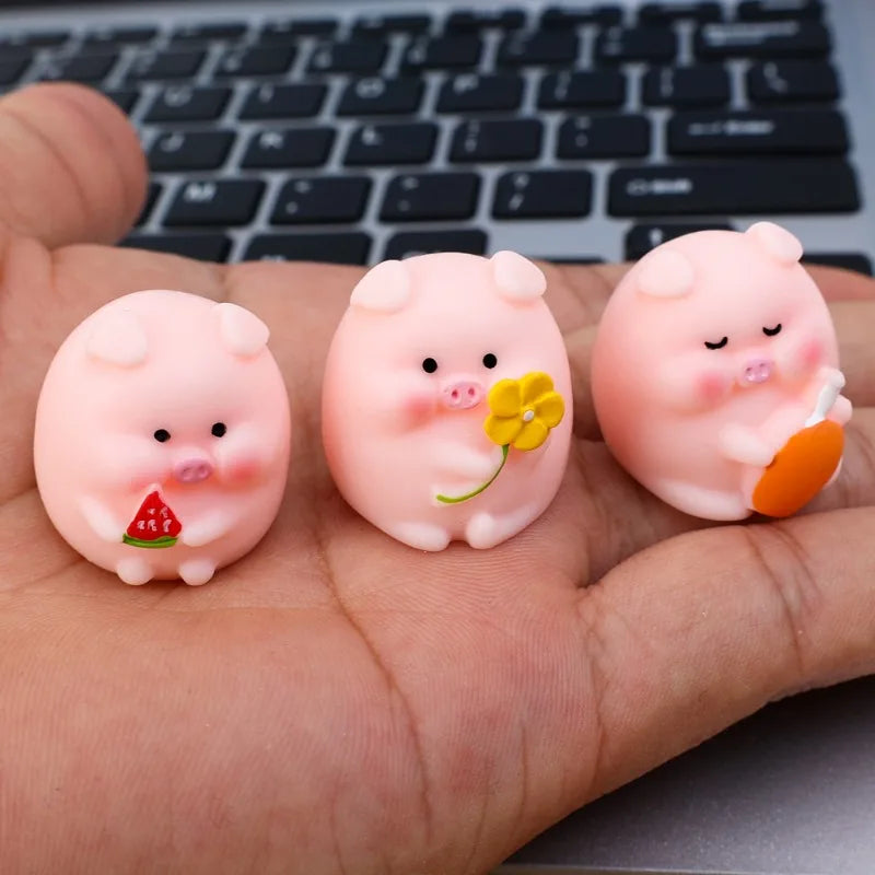 Cute Piggy Auto Interior Ornaments Resin Pink Pig Cartoon Toy Decoration Dashboard Desktop Office Garden Car Decor Accessories
