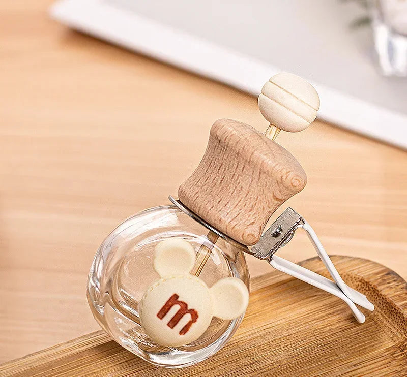 Fashion Car Hanging Perfume Pendant Fragrance Air Freshener Empty Glass Bottle For Essential Oils Diffuser Auto Ornaments Amagi