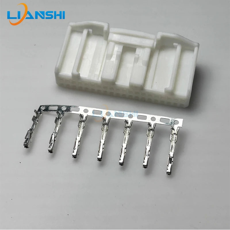 2325415-1 is suitable for the 40-hole wiring harness of the instrument navigation plug for Toyota Corolla Camry