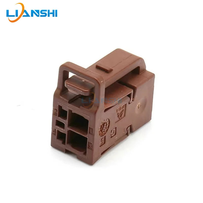 6901830-04 is suitable for BMW ventilated seat motor plug 4P with terminal DJ7041-0.6-2.8-21