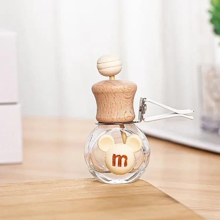 Cute Car Aromatherapy Pendant Air Conditioning Outlet Fashionable Aromatherapy Clip Essential Oil Empty Bottle Decoration Amagi