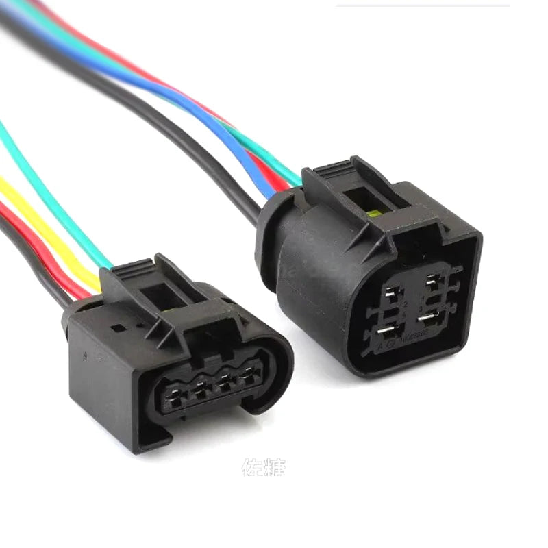 Applicable to BMW 3 Series, 5 Series, 7 Series, X5, X6, X1, Z4, N5, N54, N55 electronic water pump plugs, wire harness connector