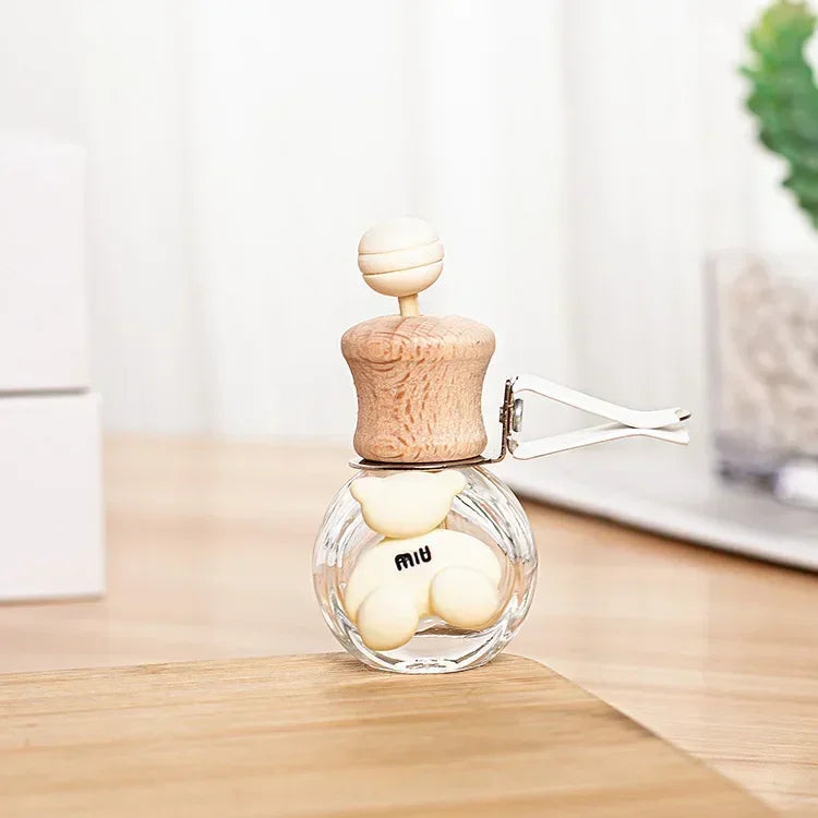 Cute Car Aromatherapy Pendant Air Conditioning Outlet Fashionable Aromatherapy Clip Essential Oil Empty Bottle Decoration Amagi