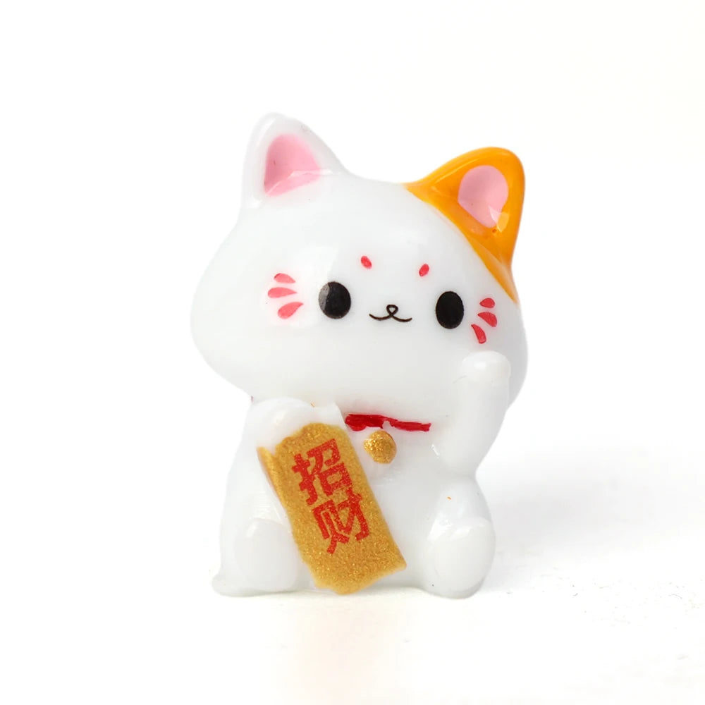 Car Japanese Lucky Cat Ornaments Car Dashboard Center Console Cute Resin Maneki-Neko Auto Interior DIY Decoration Accessories