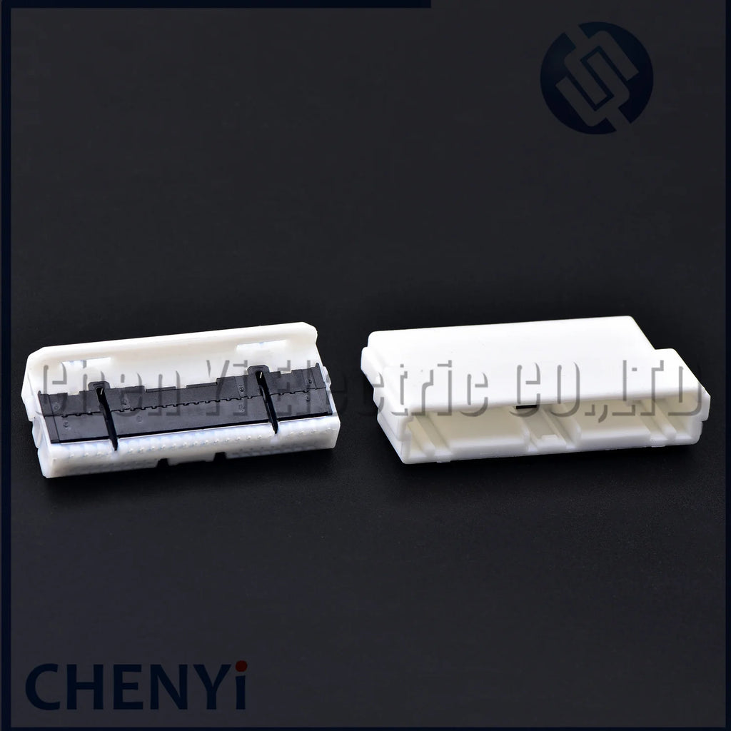 40 Pin Car multimedia central control plug connector with Pin 2069757-1 82824-30450 1827842-1 90980-12708 For Toyota Lexus