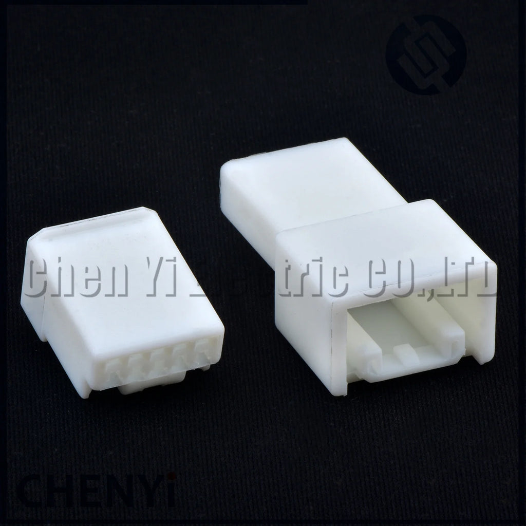 5 Pin Auto connector DVD multi-media Navigation receiver plug 7282-5830 PD081-05017 FF1376360-1 7283-5830 6098-3013 90980-11909