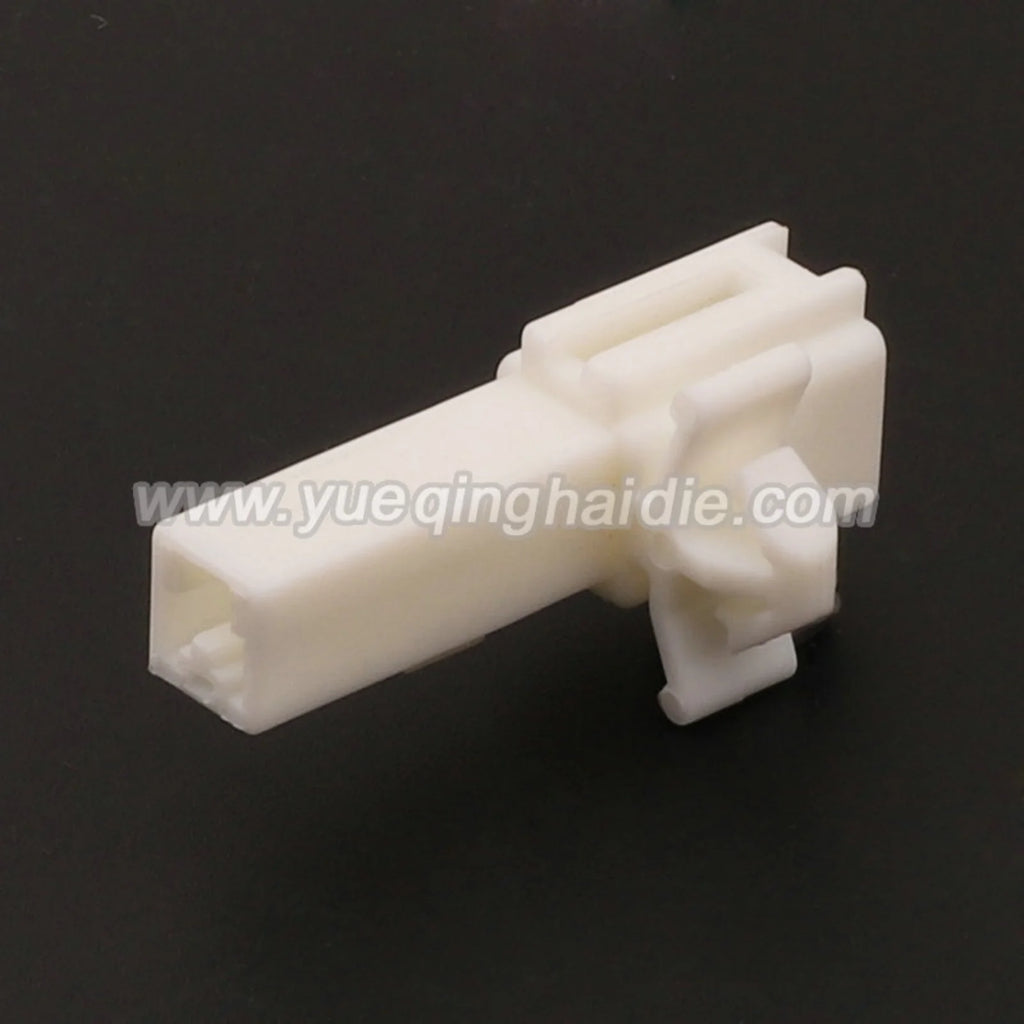1P 7222-4210-40/MG643800-5 7123-4210-40/MG613801-5 AC Assembly Car Cable Connector Assembly Car Male Plug Female Socket