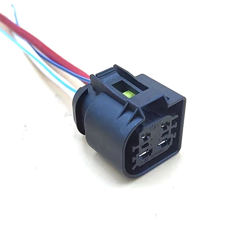 Suitable for Mercedes-Benz BMW electronic water pump wiring harness 4-hole waterproof plug modification plug-in