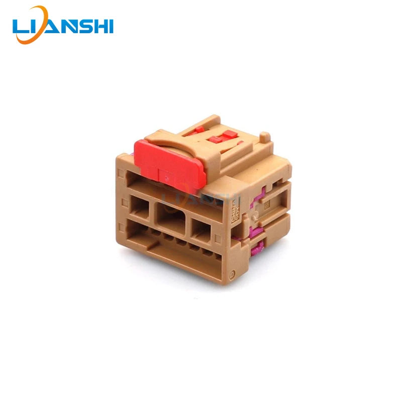 8K0972483A is suitable for the electric seat heating wire harness plug of Volkswagen and Audi. 8K0972483A has a 17-hole sheath