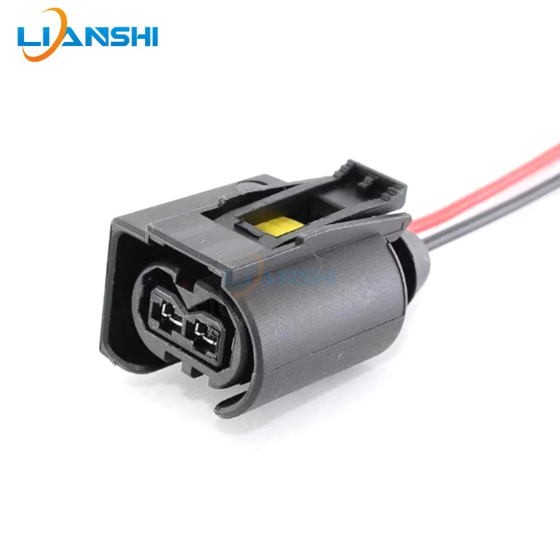 Suitable for AMK, Audi, BMW F02, Mercedes-Benz shock-absorbing air pump power plug with 15CM 1.5-square wire