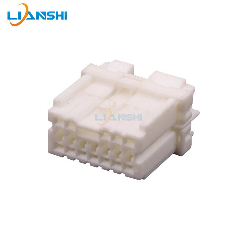 The white 12-pin pin plug with wire for the automotive connector is suitable for the Haval human-machine interaction controller