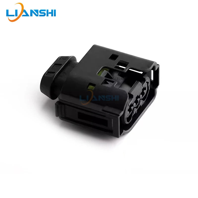 09441351 is a 3-hole waterproof connector for ignition coils of Mercedes-Benz, BMW, Changan and Haval cars. 09441381