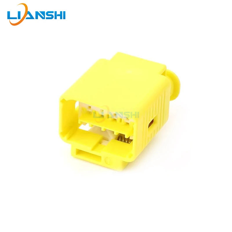 SABRB-04-1A-Y automotive 4-hole connector 4P plug-in plug DJ7047Q-0.6-21