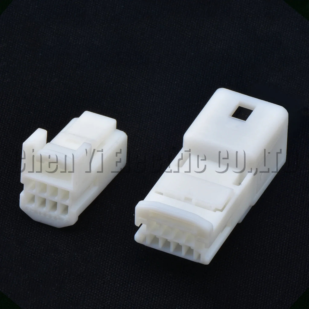 8 Pin Automotive Connectors multimedia navigation screen CD host Wire harness Plug For Toyota 1376352-1 1565804-1