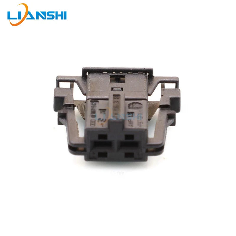 4E0971942/1418796-3 is suitable for Audi connectors, Porsche door audio, subwoofer and midrange speaker plugs