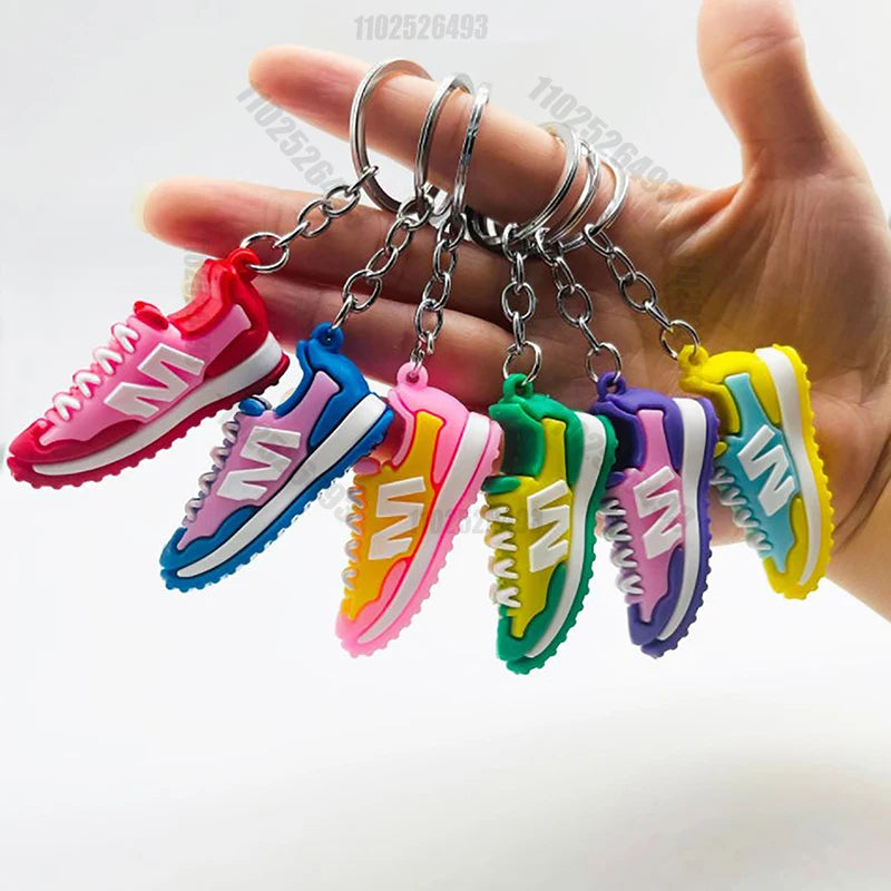 Shoe Keychains For Men 6pc/1pcs Mini Cute Cool Sneaker Keychain PVC For Favors Collectible For Sneaker Fans Bag Pendant Tools