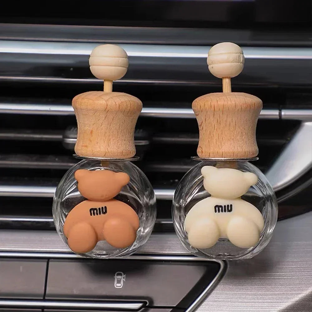 Cute Car Aromatherapy Pendant Air Conditioning Outlet Fashionable Aromatherapy Clip Essential Oil Empty Bottle Decoration Amagi