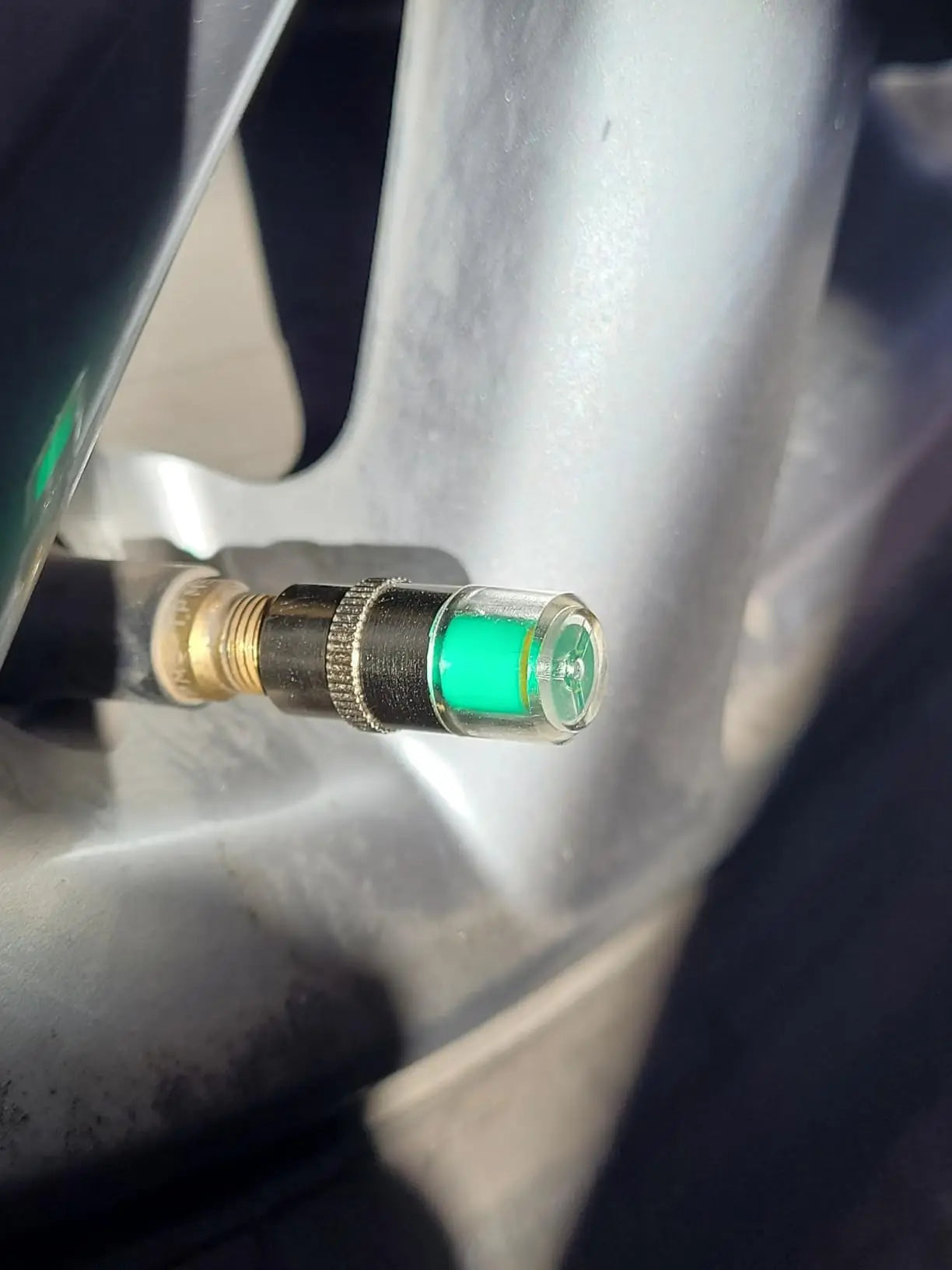 Car Tire Pressure Monitor Valve Stem Caps Sensor Indicator Eye Alert Copper Core Air Detection for Auto Motorcycle Safety Kit