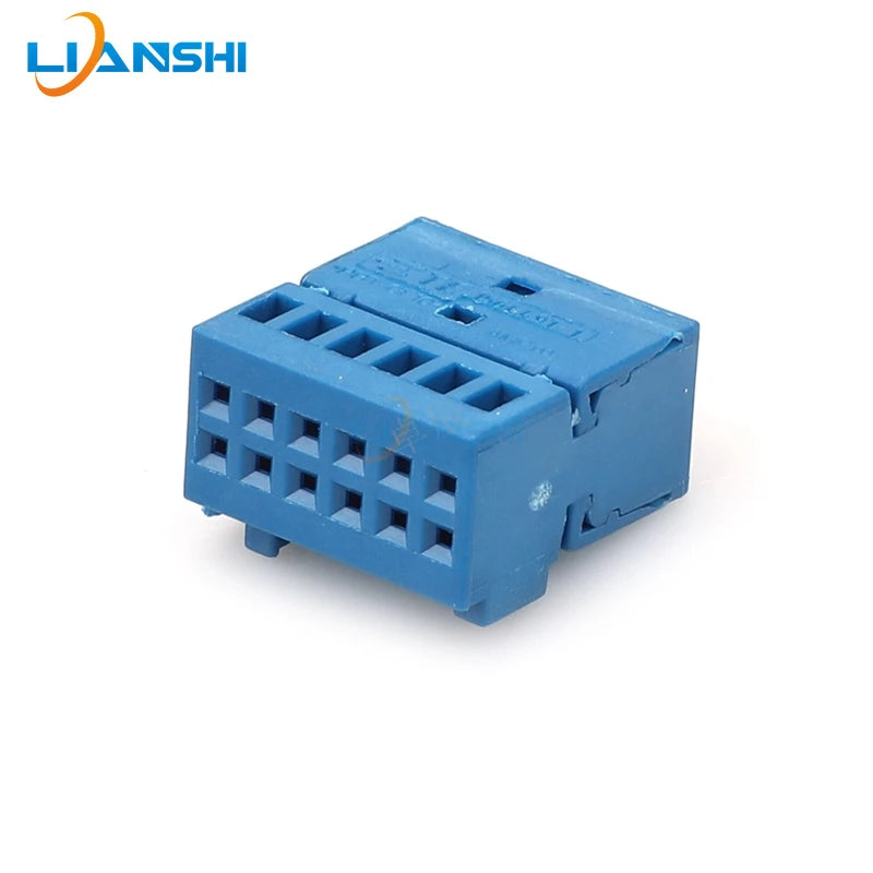 Suitable for Volkswagen 12-core Bluetooth reflection plug MIB audio reversing video plug 1564491-1 8X0035447