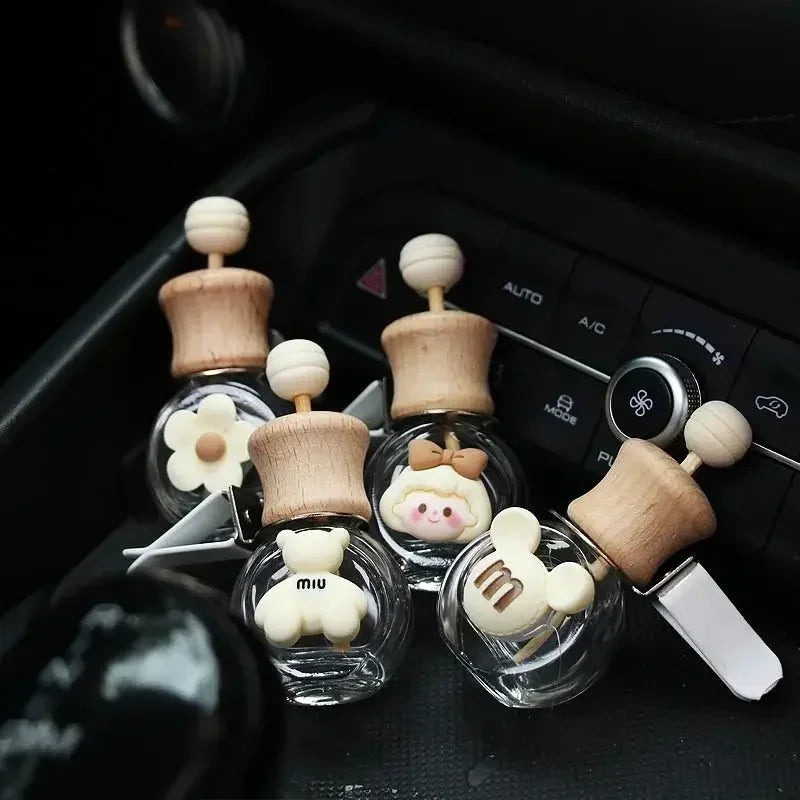 Fashion Car Hanging Perfume Pendant Fragrance Air Freshener Empty Glass Bottle For Essential Oils Diffuser Auto Ornaments Amagi
