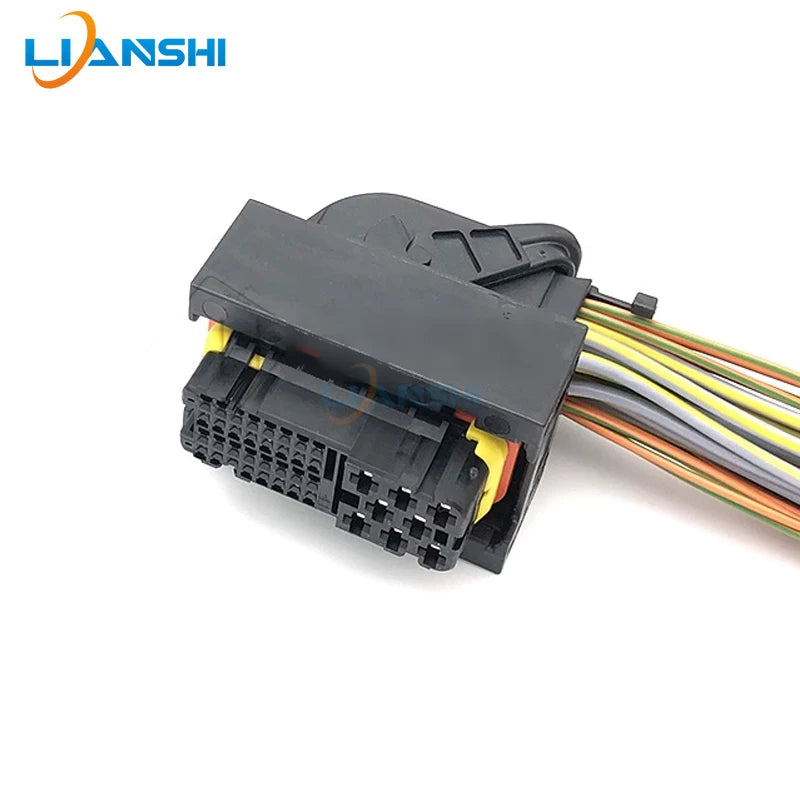 Suitable for Komatsu excavator computer version plug 81 pin 40 pin Komatsu PC200-8 pump controller hydraulic motherboard plug