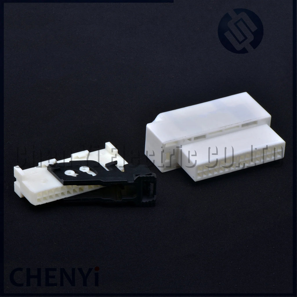 30 Pin Automotive connector audio amplifier main unit Plug 90980-12979 90980-12993 90980-12994 7387-7021 For Toyota LEXUS