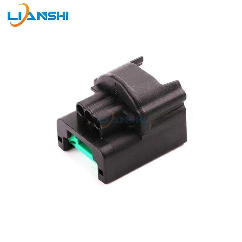 The DJ7036A-1-21 is suitable for the Nissan Teana camshaft position sensor model 03-07 with male and female plugs 7283-7392-30