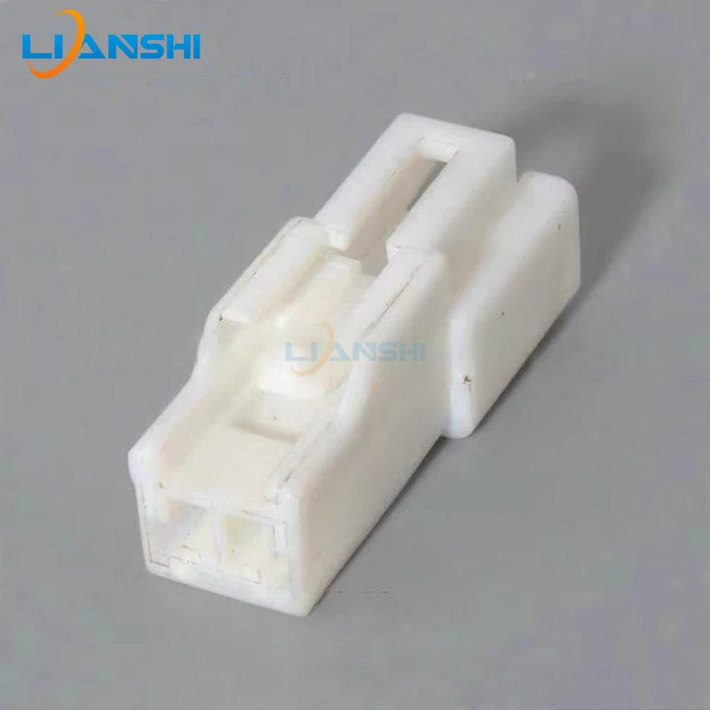 DJ7026Y-2.2-21/11 is suitable for the 2-hole wiring harness plug 7282-1020 of the Hyundai Kia rearview radar image