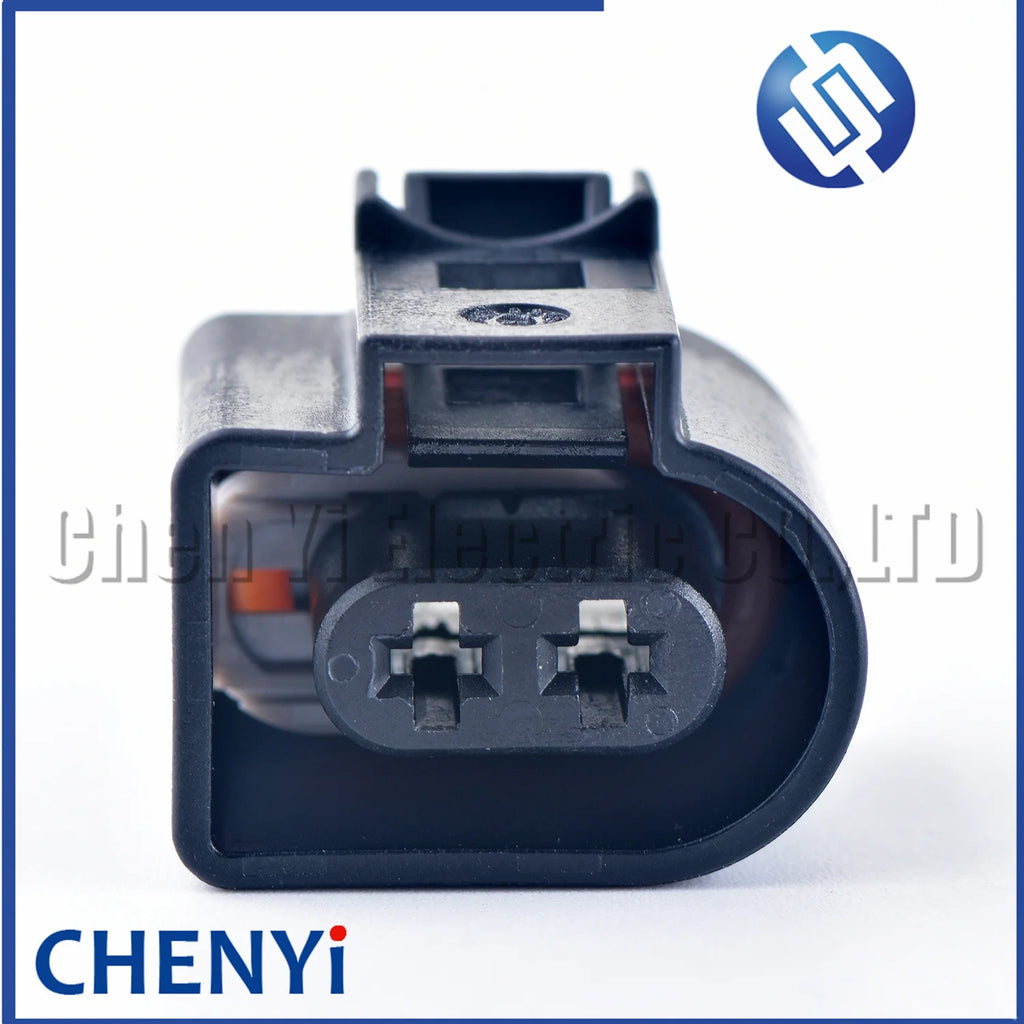 2 Pin Auto Windshield Washer Fluid Pump connector Electromagnetic valve oil cooling valve plug 8P0973722 8P0 973 722