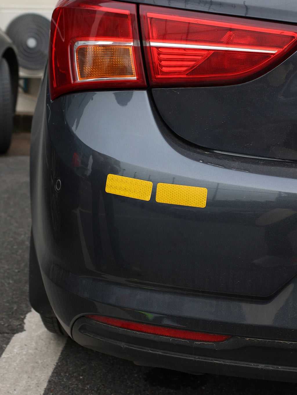 3*8cm Car Bumper Reflective Stickers Reflective Warning Strip Tape Secure Reflector Stickers Decals Safety Warning Tape 10pcs