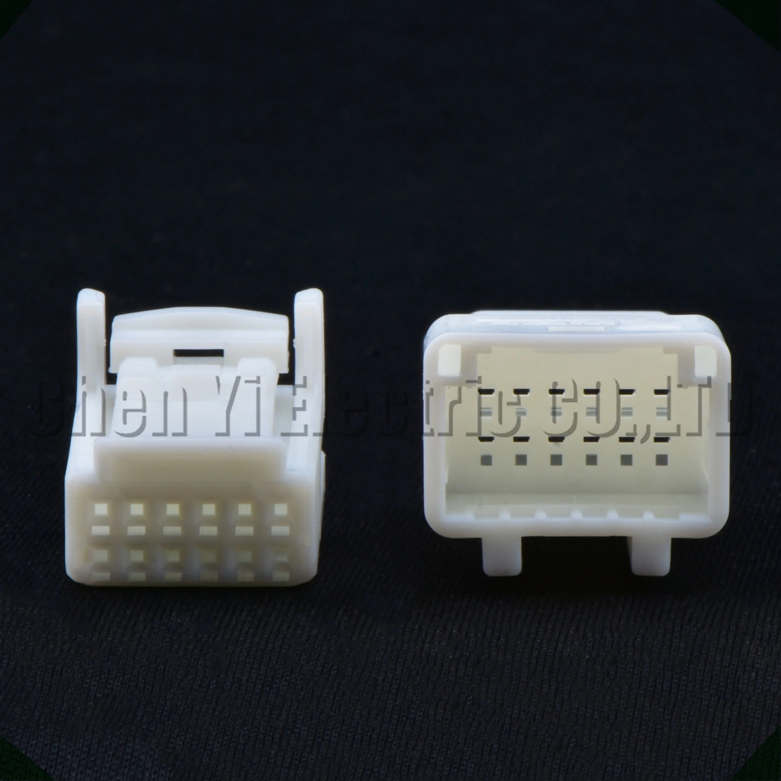 12-Pin Auto Connector Automotive connector vehicle central control cable harness socket