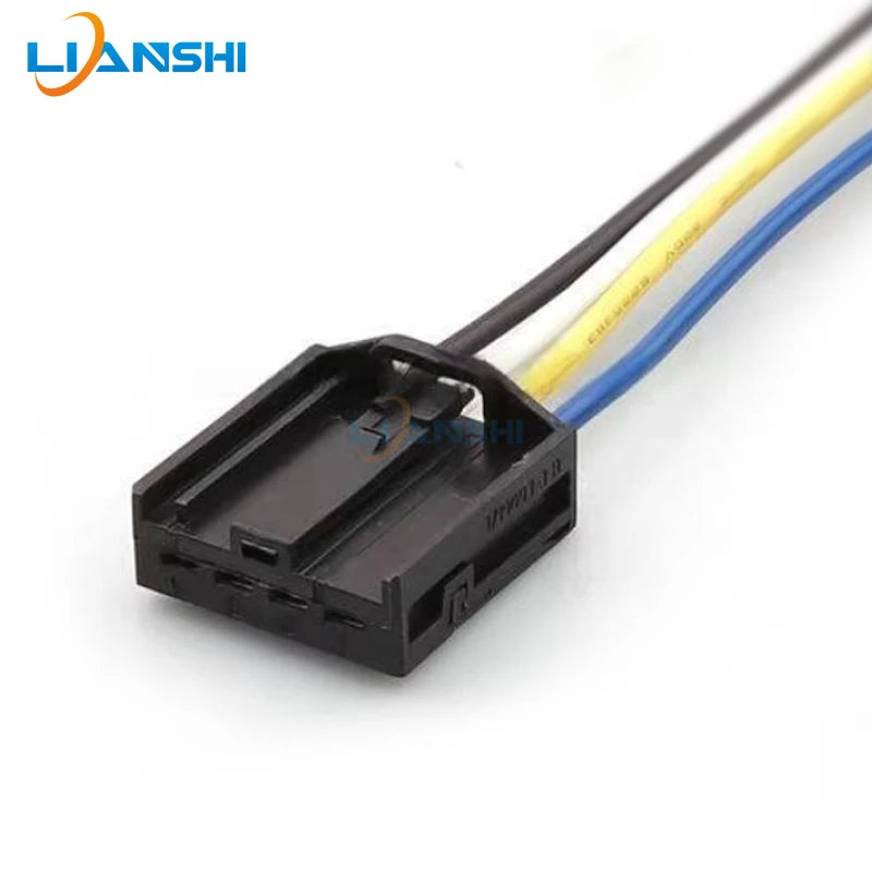 1719093-1 is suitable for automotive connectors, BMW ambient lighting wiring harness plug, 4P black with terminals