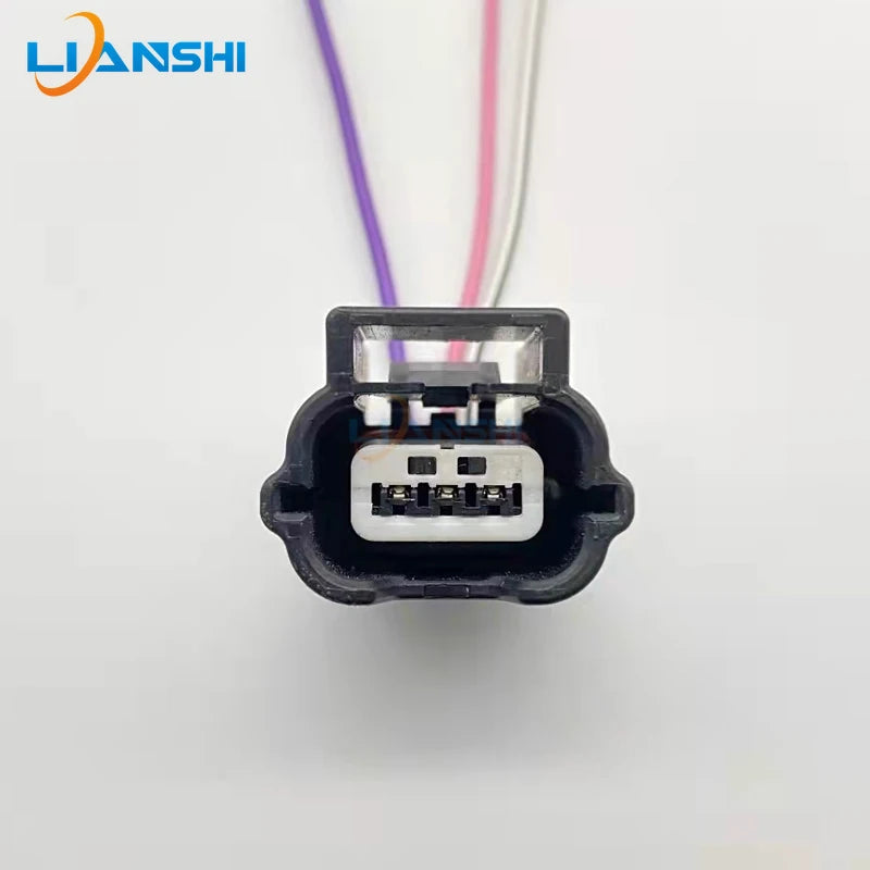 This 3-hole camshaft sensor plug is suitable for the crankshaft position of Nissan Tiida, Yida, Sylphy, Livina and Qashqai