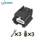 7282-8852-30/7283-8852-30 is suitable for the 3p wiring harness plug of Dongfeng Nissan air pump air conditioning compressor