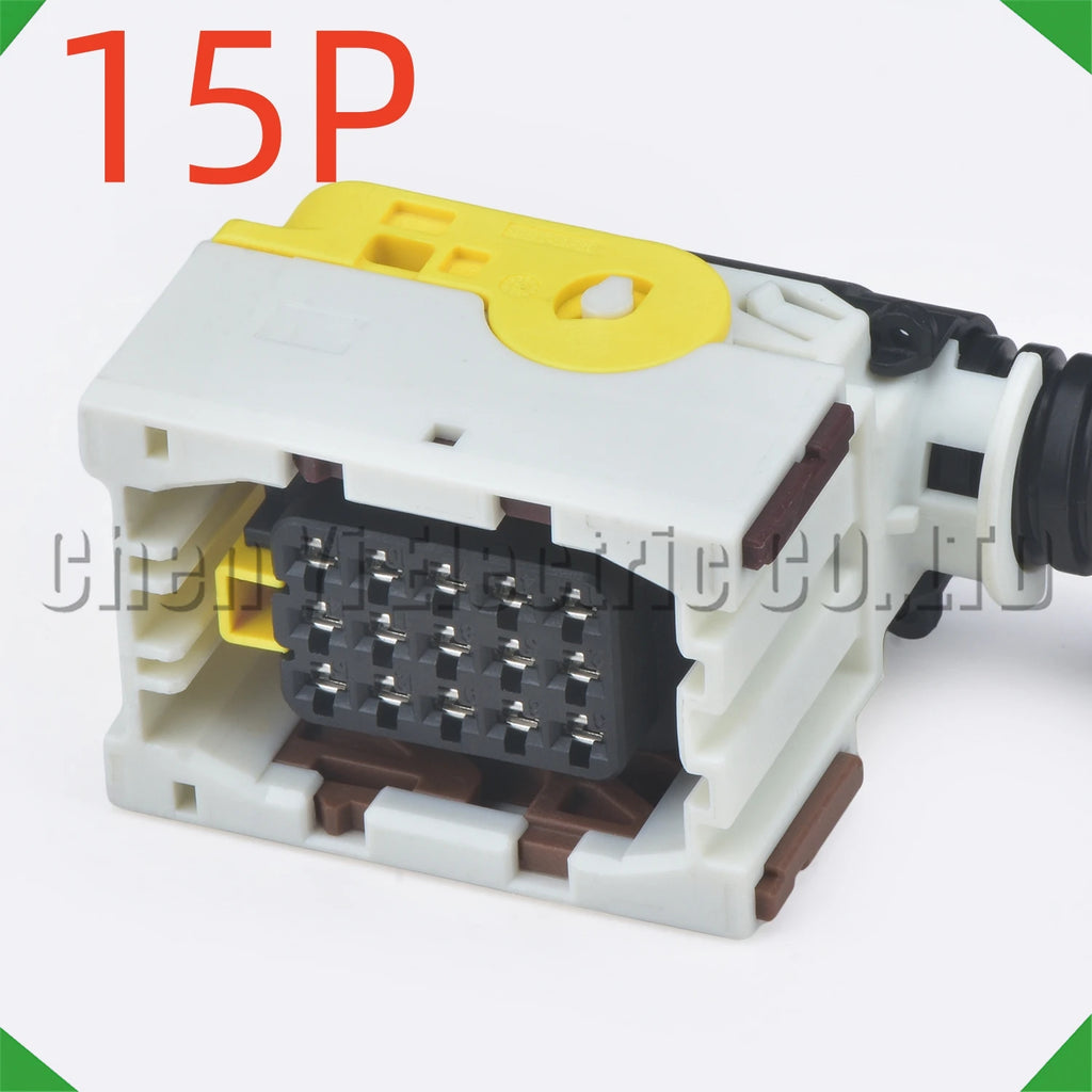 15-Pin Auto Connector Connector Automotive Connectors computer board Mercedes Benz